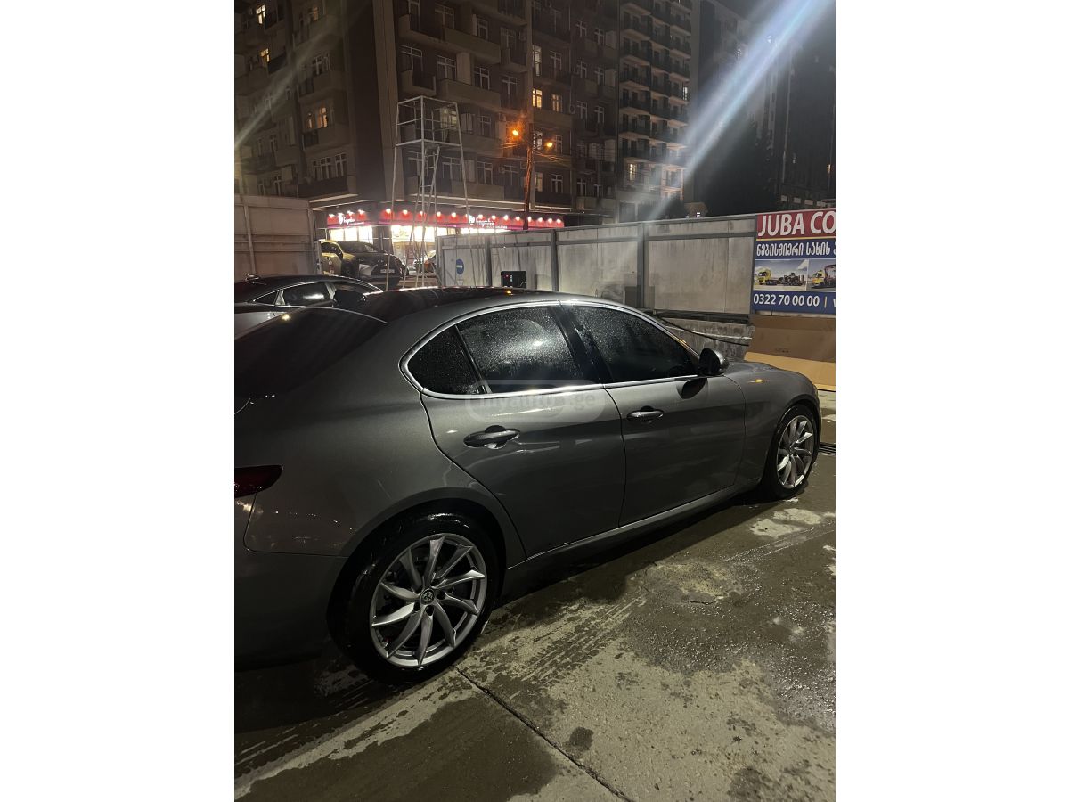 Alfa Romeo Giulia - фото 4