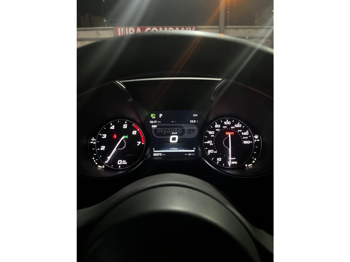 Alfa Romeo Giulia - фото 5