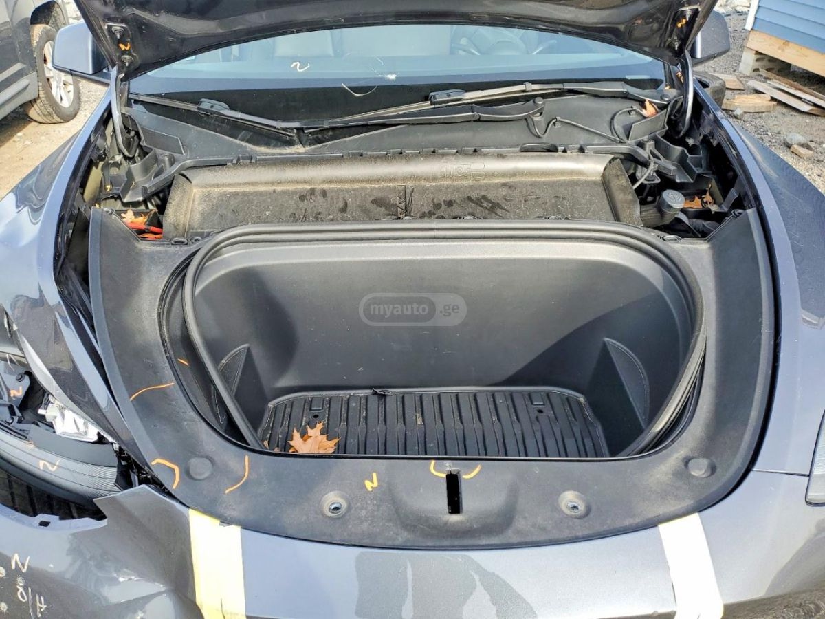 Tesla Model Y - фото 10