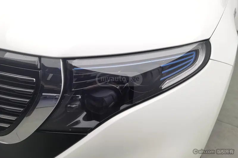 Mercedes-Benz EQC 2020 — миниатюра 5