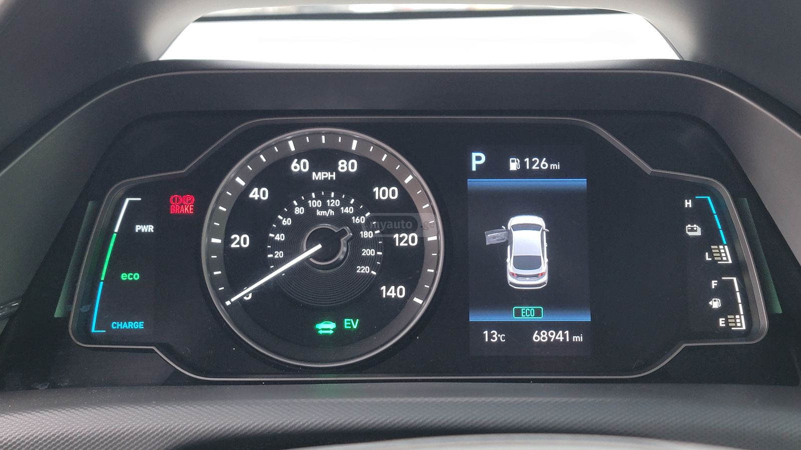 Hyundai Plug-in hybrid — миниатюра 4