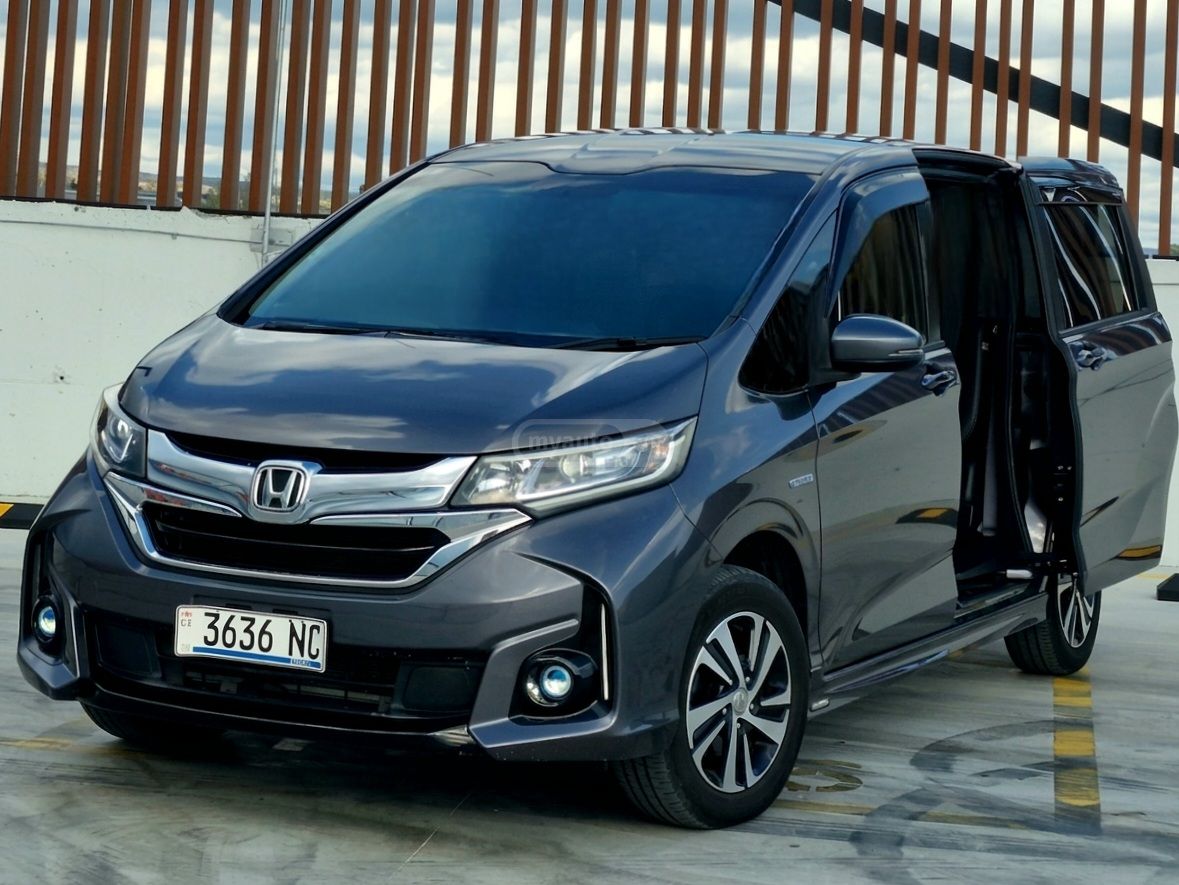 Honda Freed - фото 2