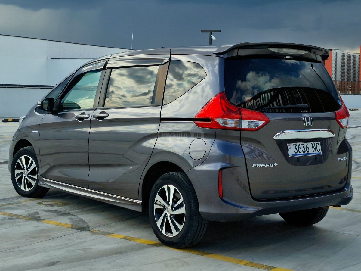 Honda Freed - фото 4
