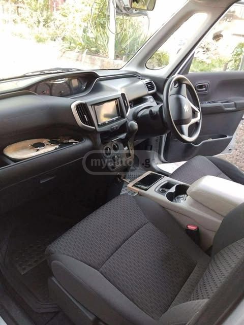 Suzuki Solio - фото 4