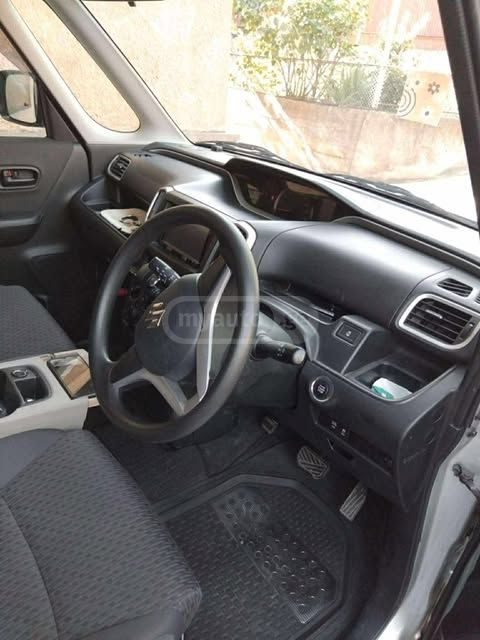 Suzuki Solio - фото 5