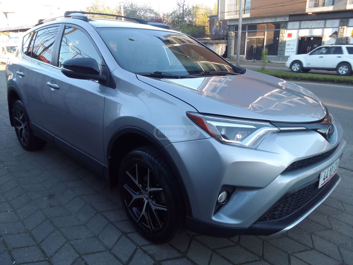 Toyota RAV 4 - фото 1