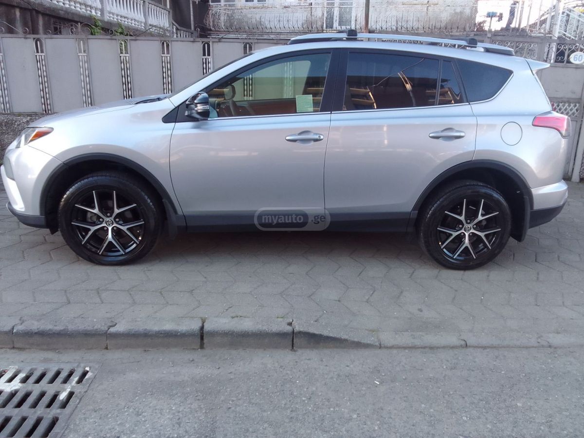 Toyota RAV 4 - фото 3