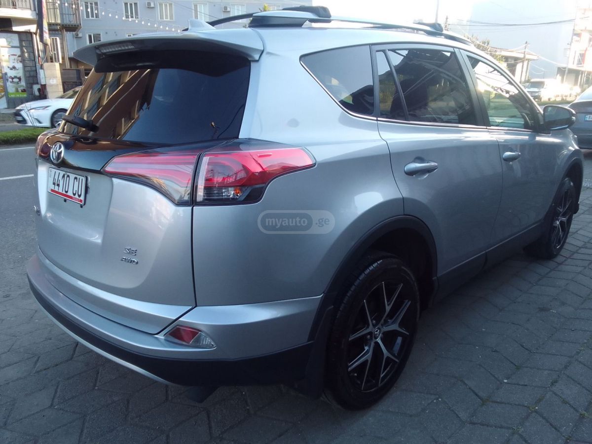 Toyota RAV 4 - фото 5