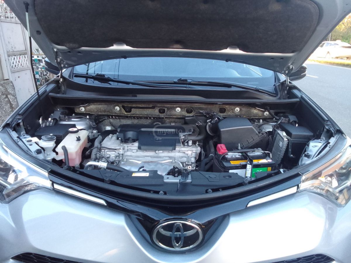 Toyota RAV 4 - фото 9