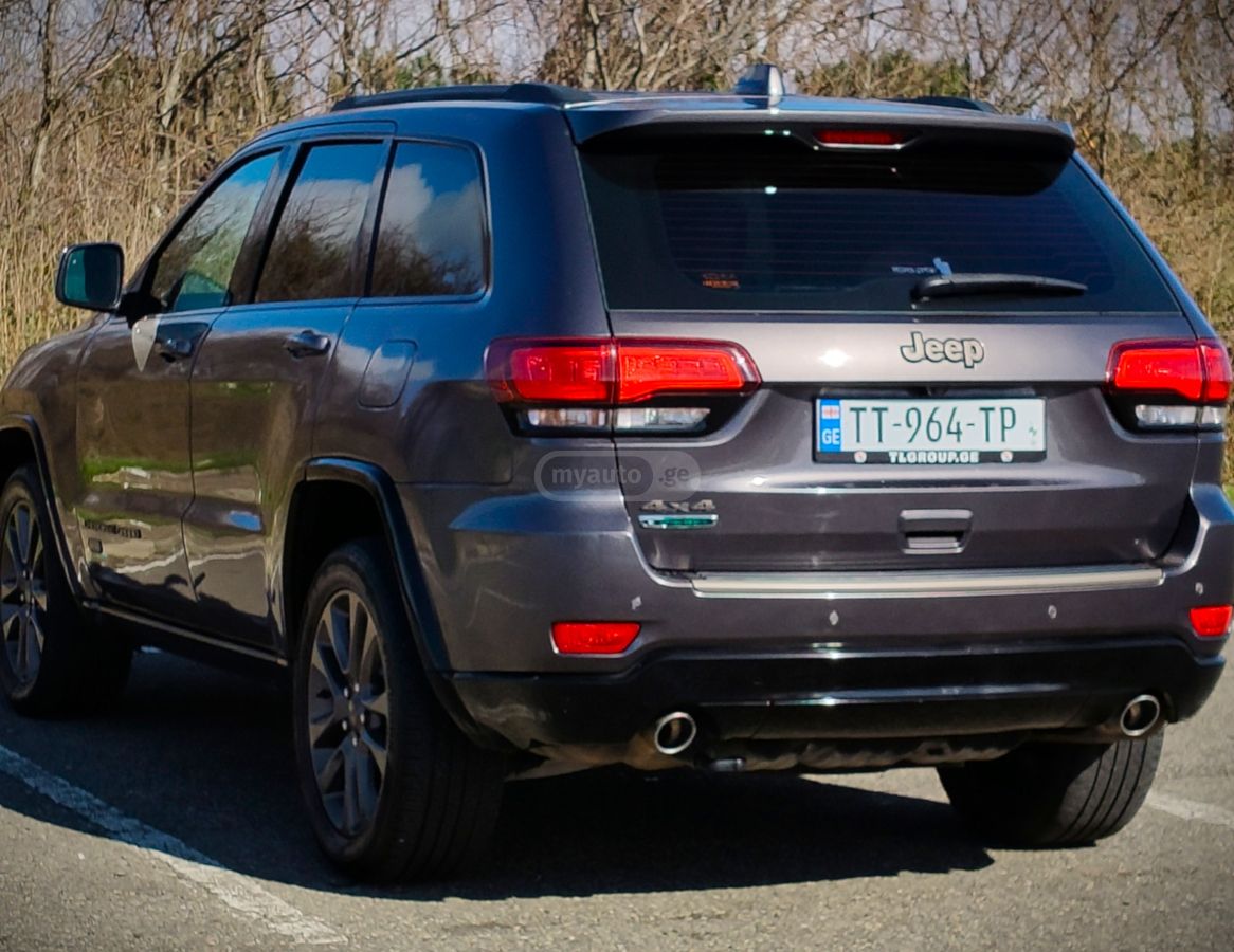 Jeep Grand Cherokee - фото 12