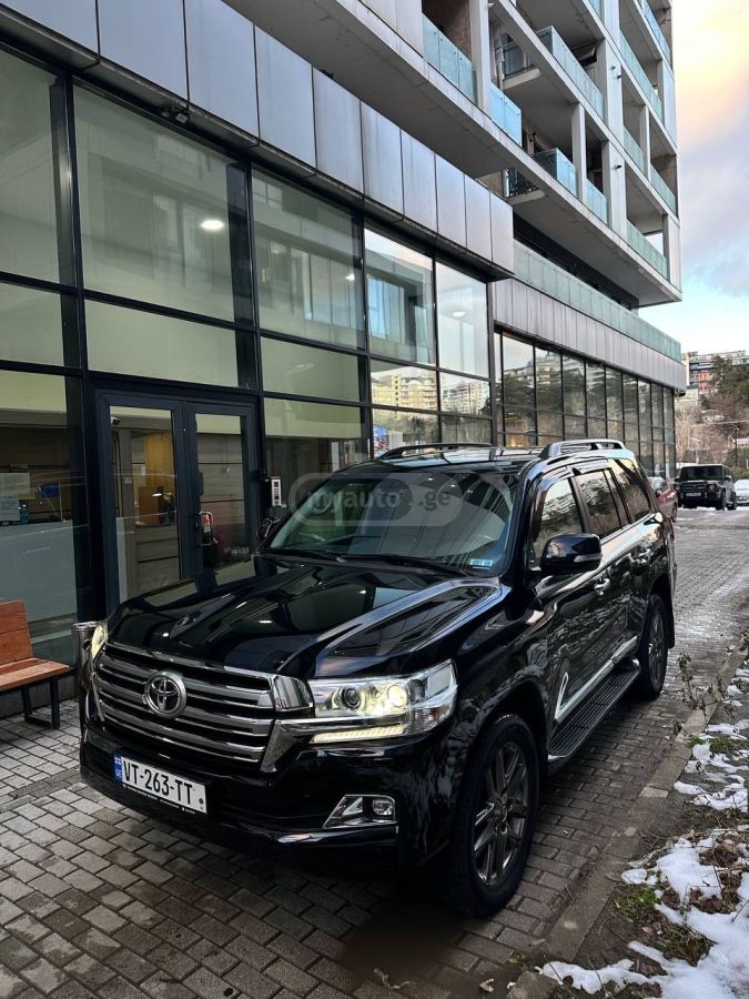 Toyota Land Cruiser - фото 1