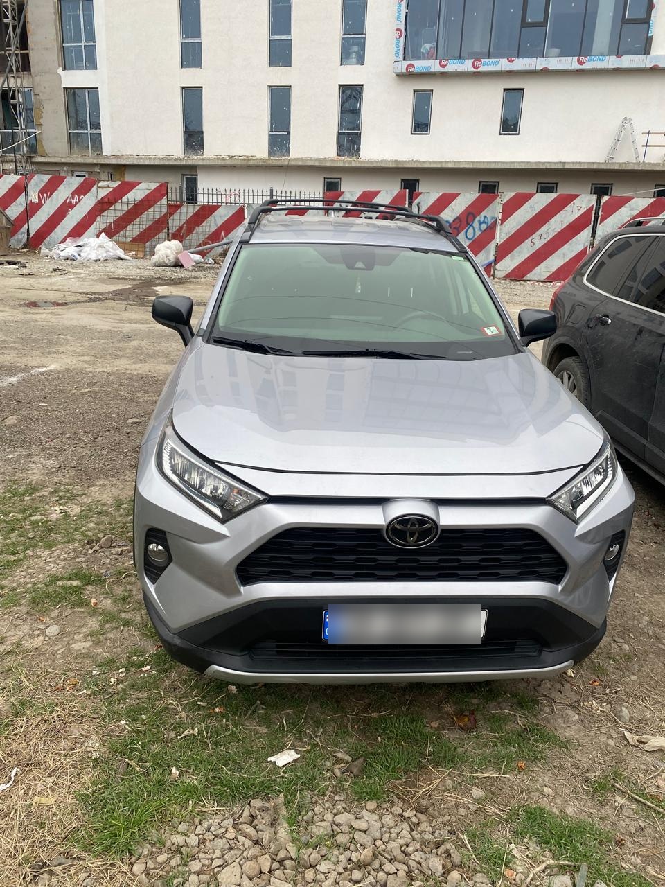 Toyota RAV 4 - фото 1