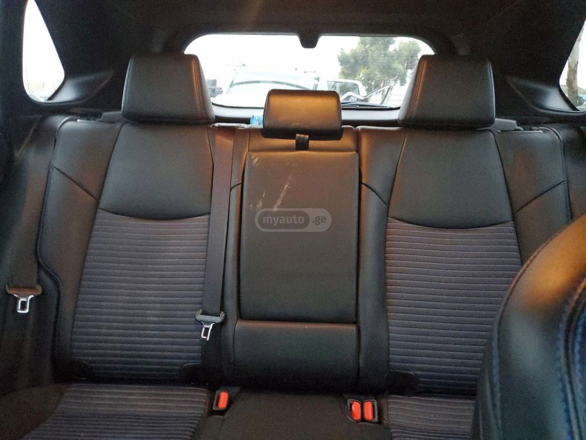 Toyota RAV 4 - фото 10