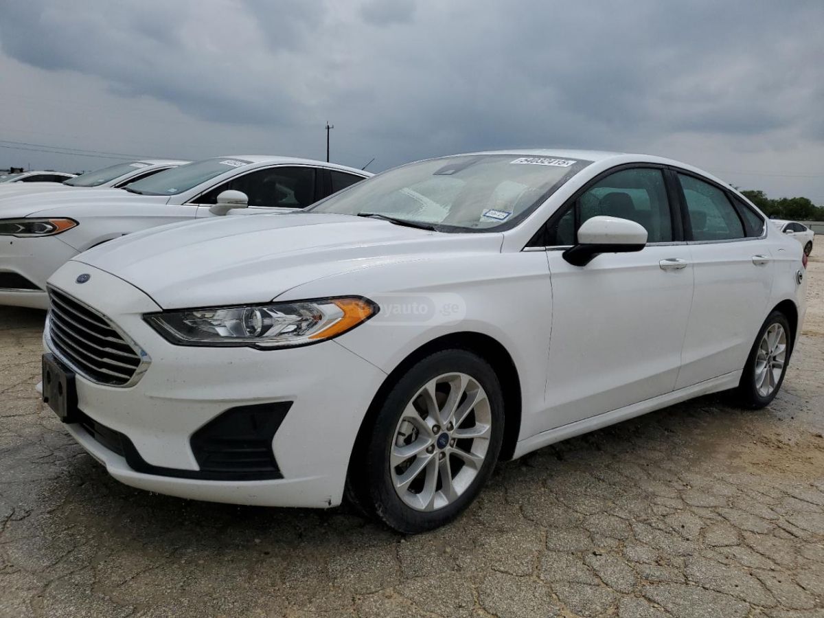 Ford Fusion - фото 1