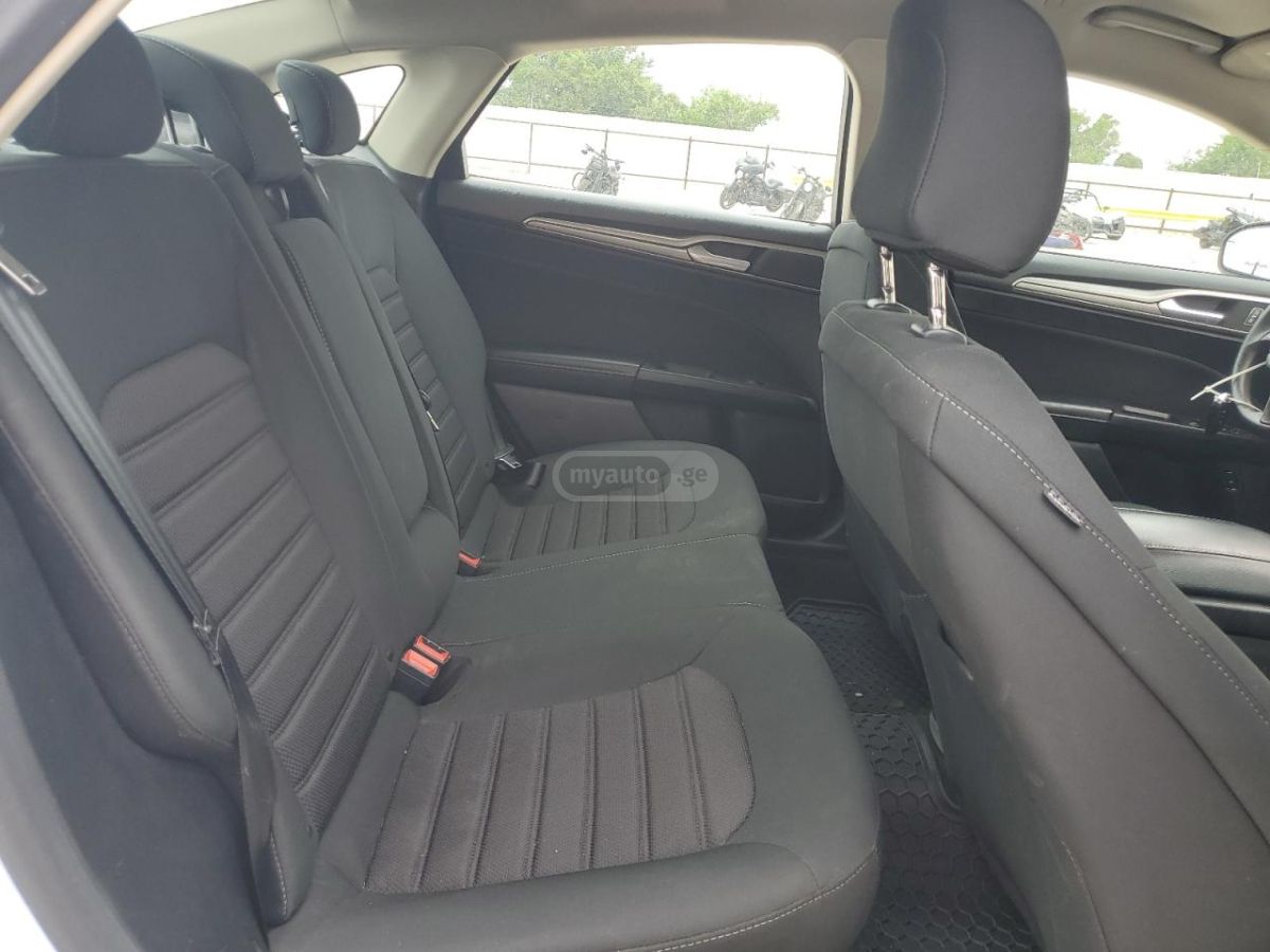 Ford Fusion - фото 10