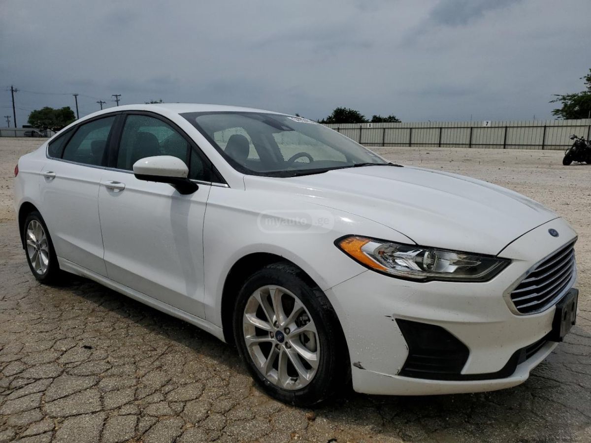 Ford Fusion - фото 4