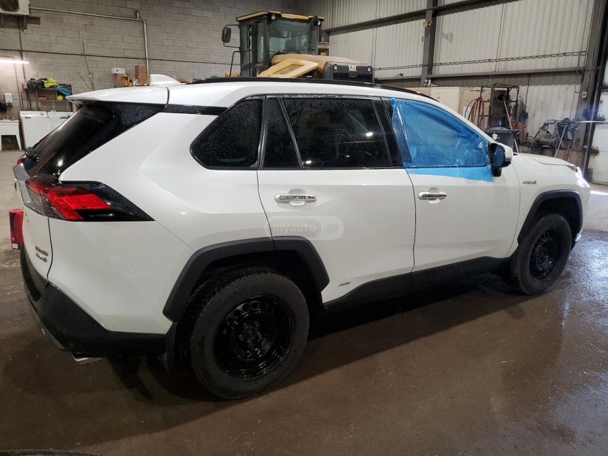 Toyota RAV 4 - фото 3