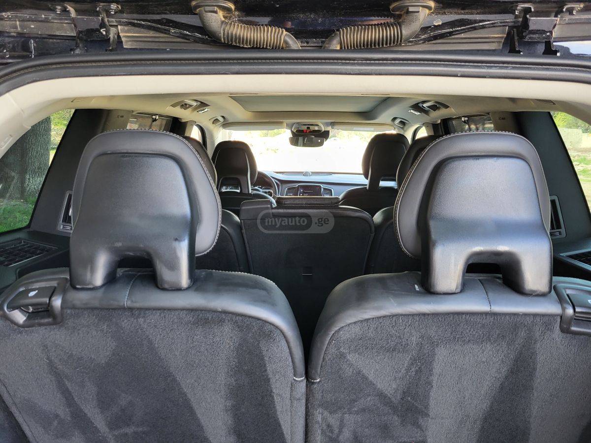 Volvo XC90 - фото 8