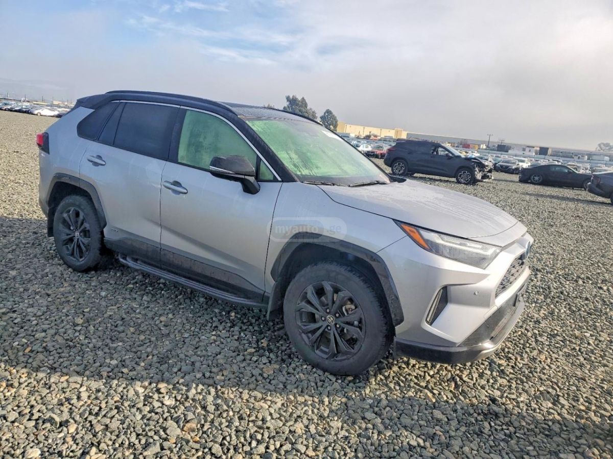 Toyota RAV 4 - фото 4