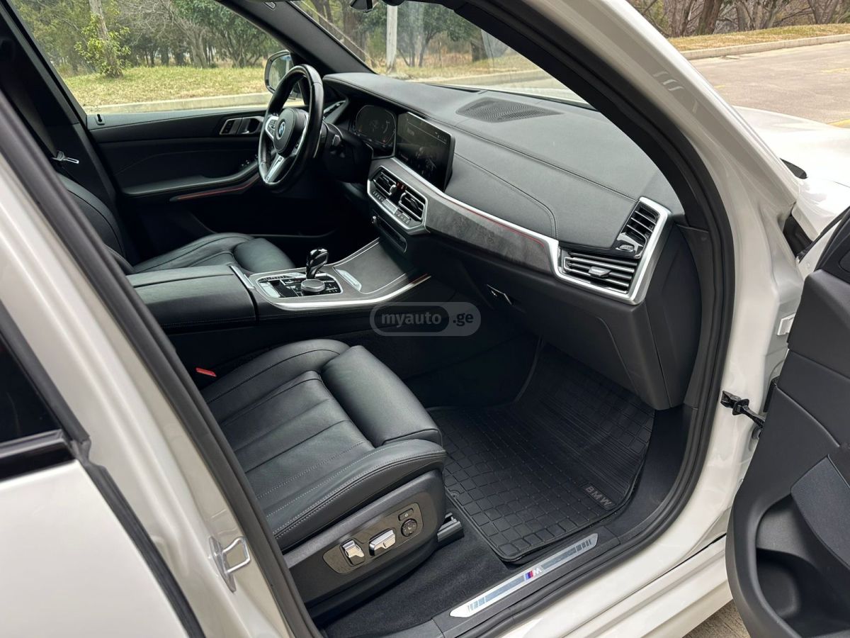 BMW sDrive40i 4dr 4x2 Sports Activ — миниатюра 12