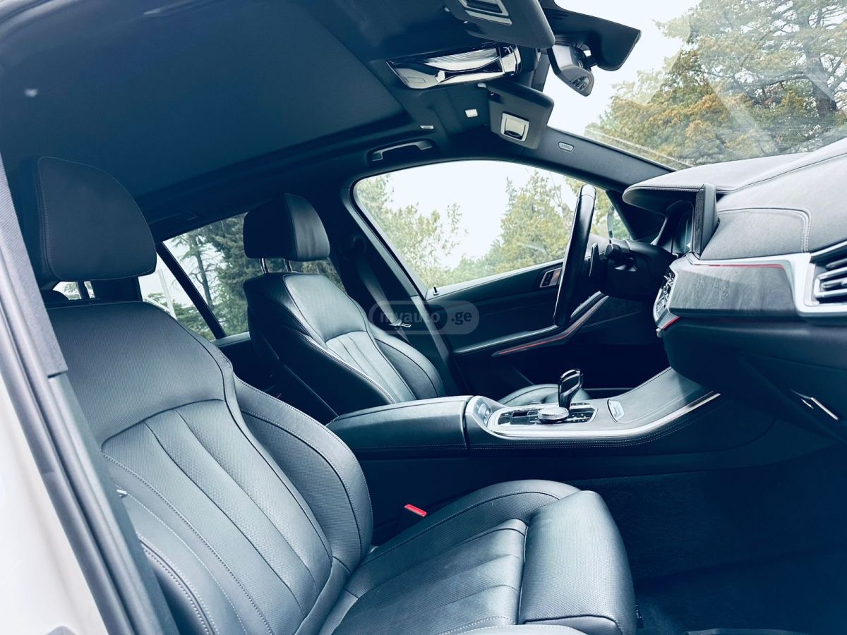 BMW sDrive40i 4dr 4x2 Sports Activ — миниатюра 13