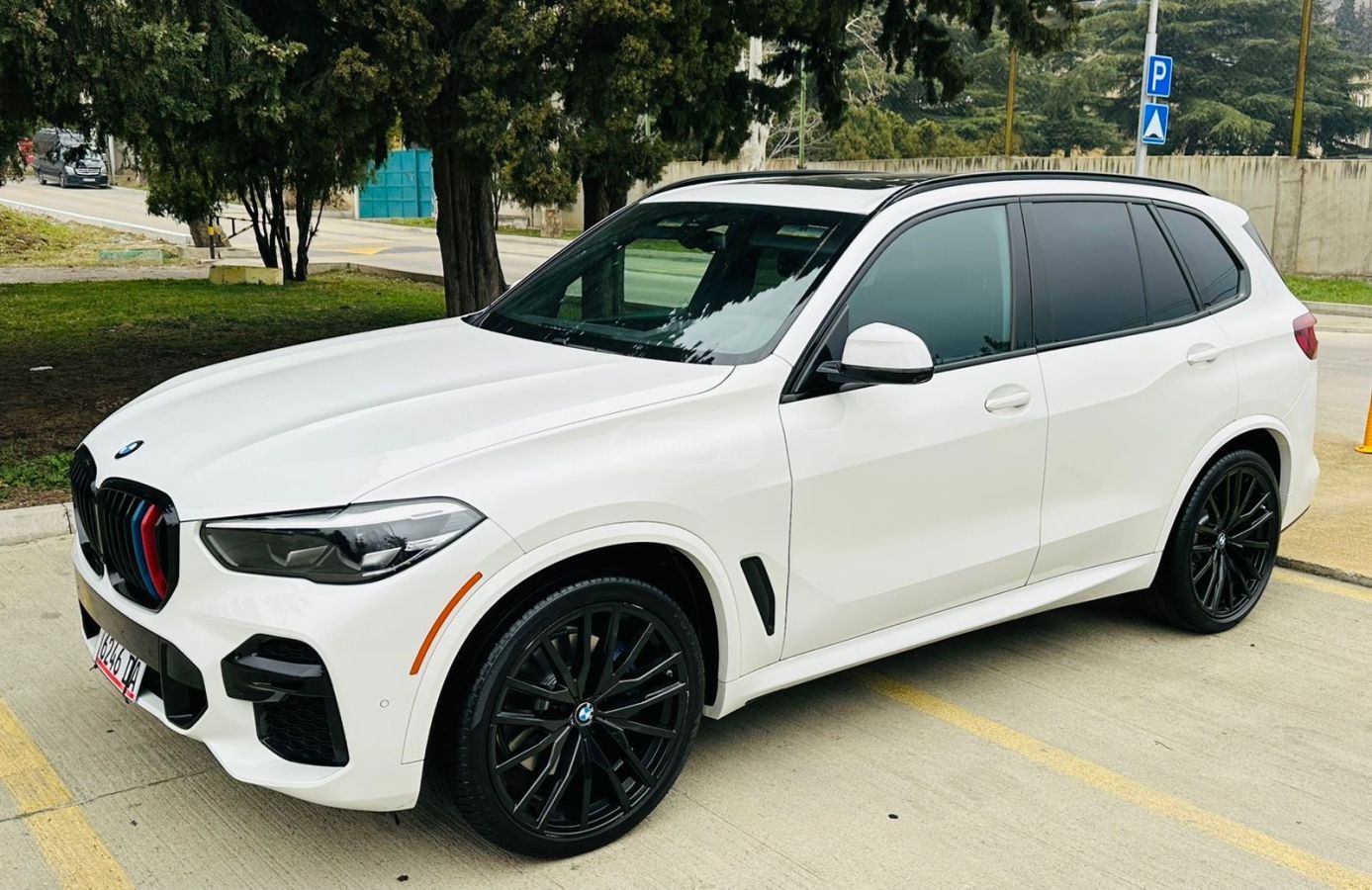 BMW sDrive40i 4dr 4x2 Sports Activ — миниатюра 6