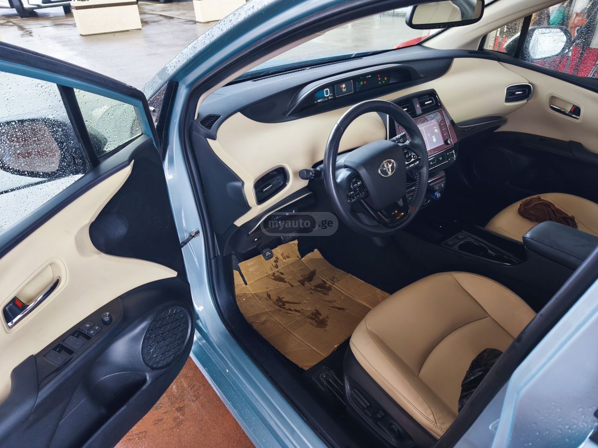 Toyota XLE 5dr Front-Wheel Drive Hatc — миниатюра 14