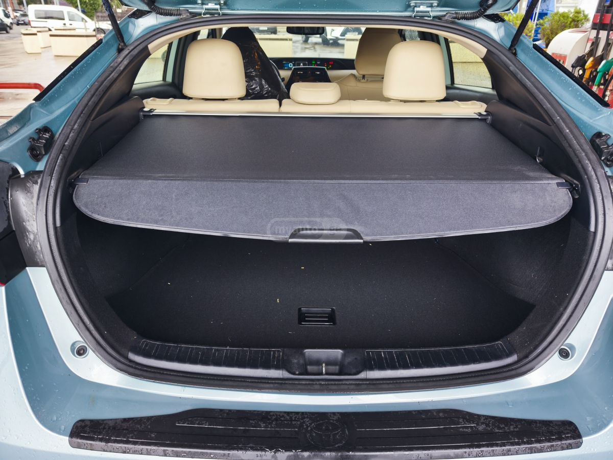 Toyota XLE 5dr Front-Wheel Drive Hatc — миниатюра 15