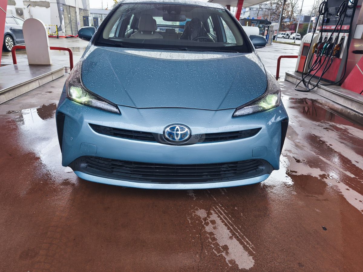 Toyota XLE 5dr Front-Wheel Drive Hatc — миниатюра 6