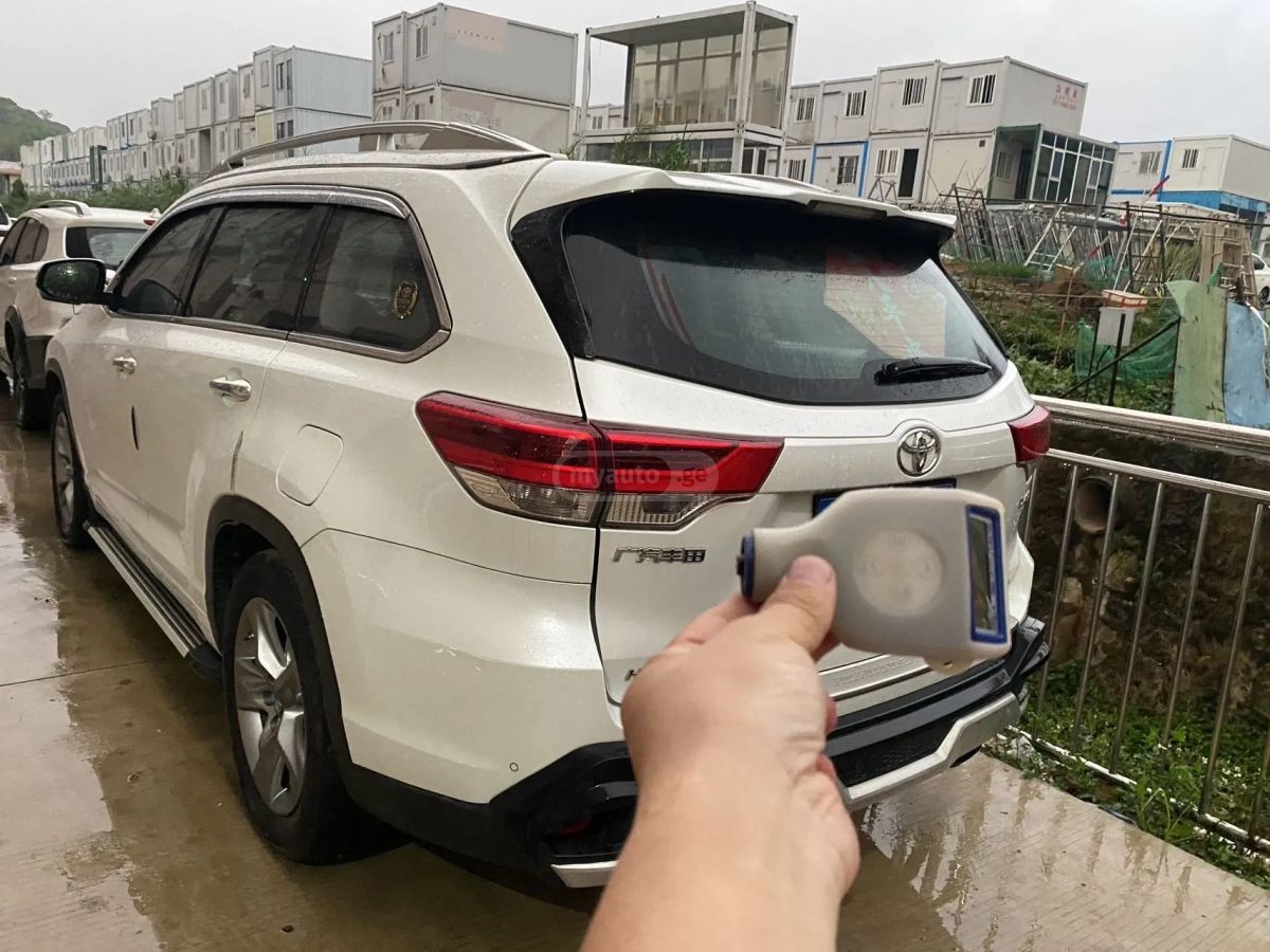 Toyota Highlander - фото 6