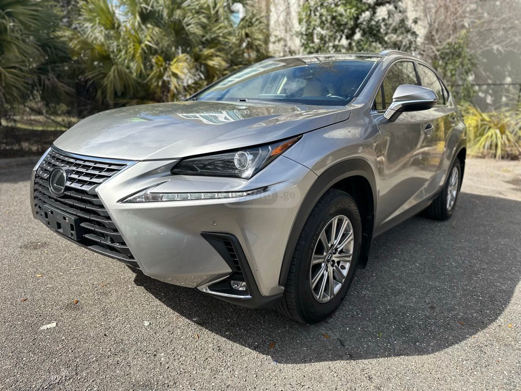 Lexus NX 300 - фото 1