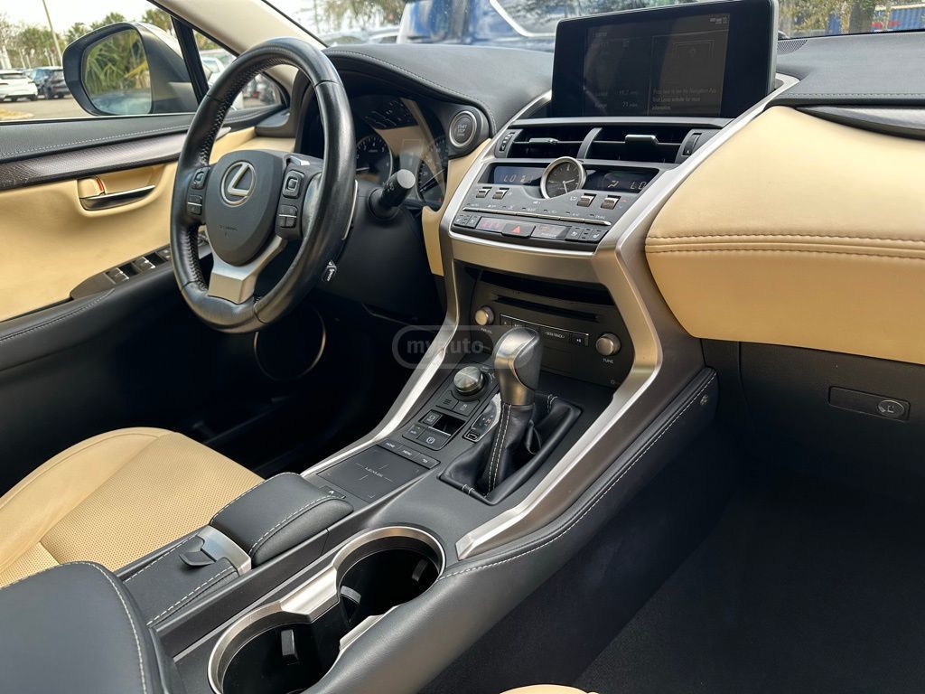 Lexus NX 300 - фото 11