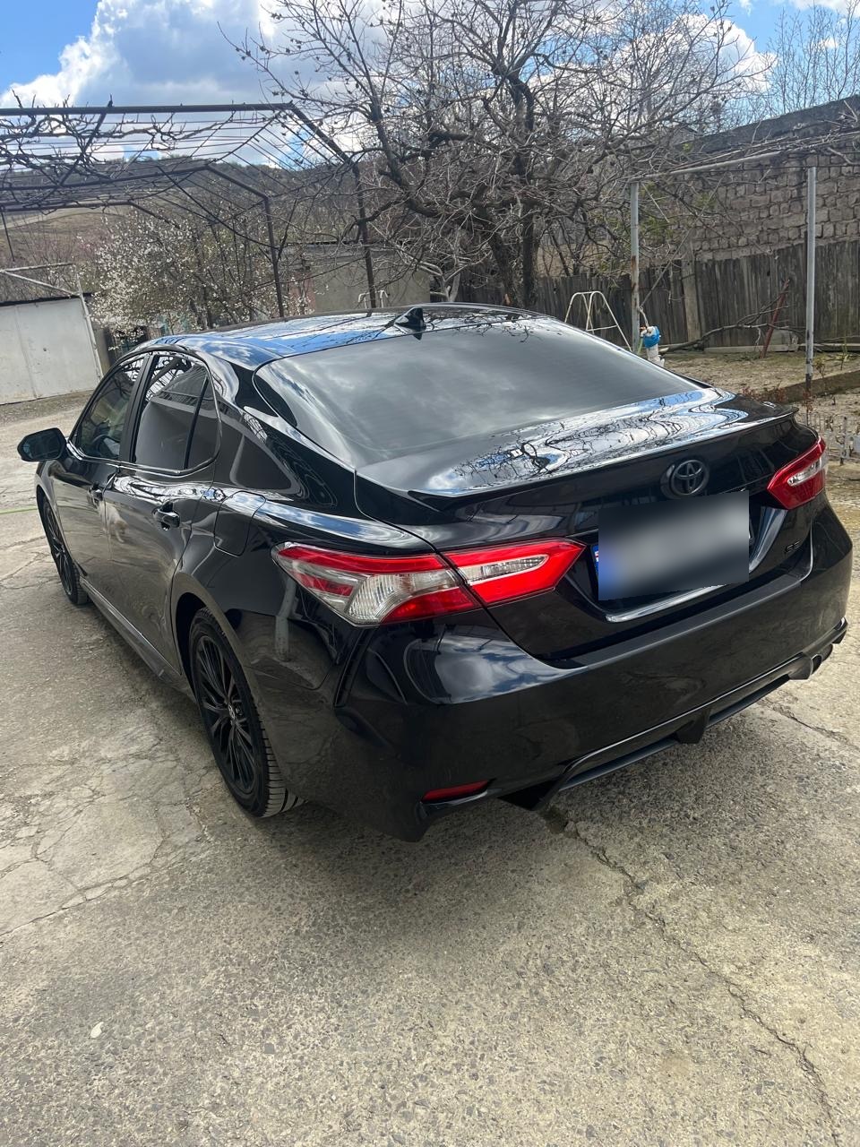 Toyota Camry - фото 3