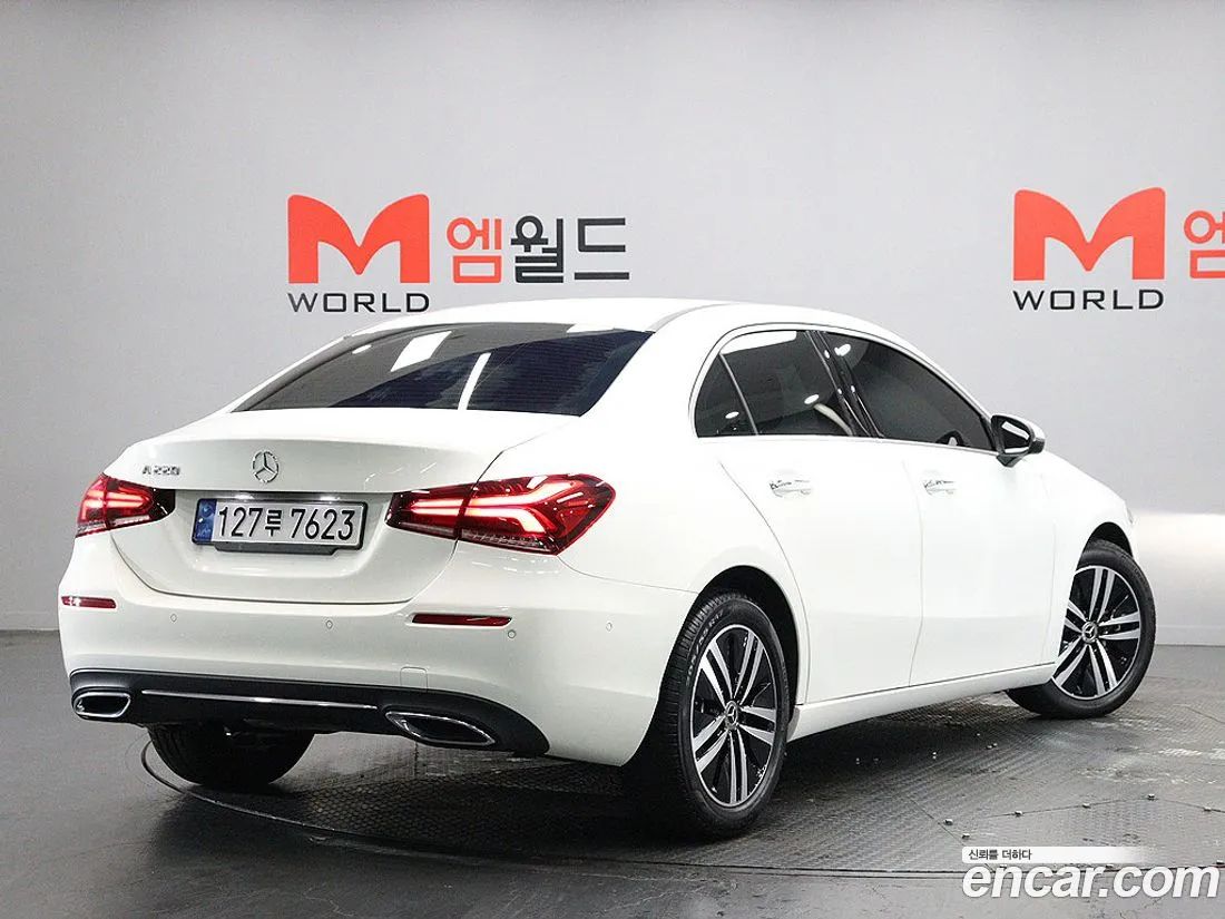 Mercedes-Benz A 45 AMG 2022 — миниатюра 2