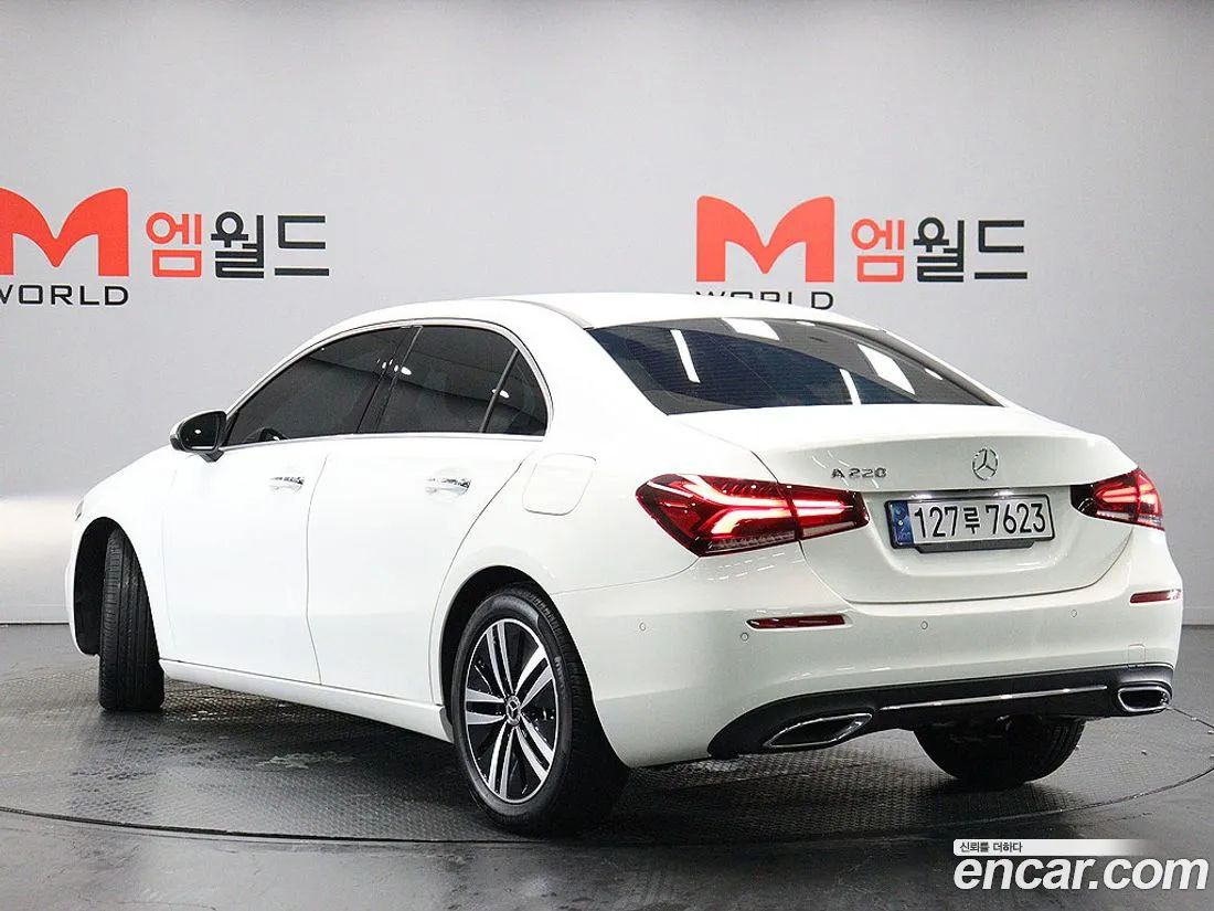 Mercedes-Benz A 45 AMG 2022 — миниатюра 4