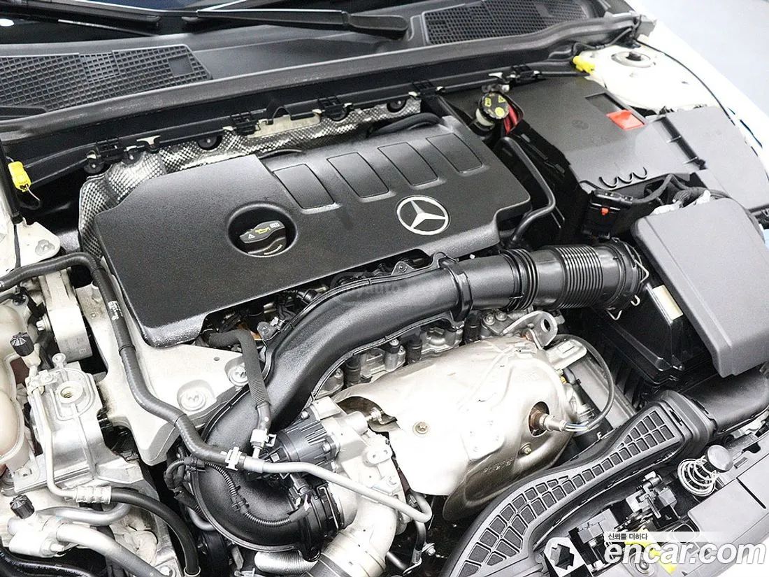 Mercedes-Benz A 45 AMG 2022 — миниатюра 6