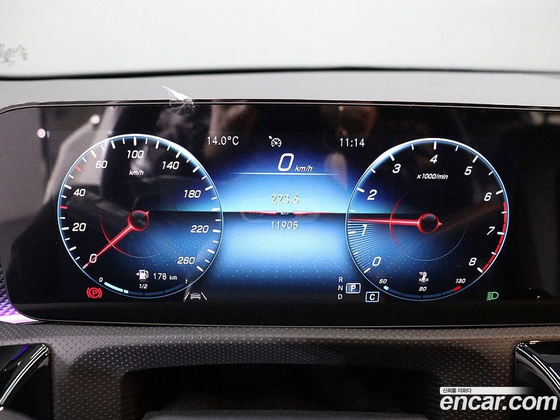 Mercedes-Benz A 45 AMG 2022 — миниатюра 8