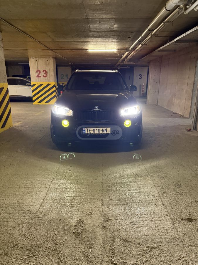 BMW X5 - фото 1