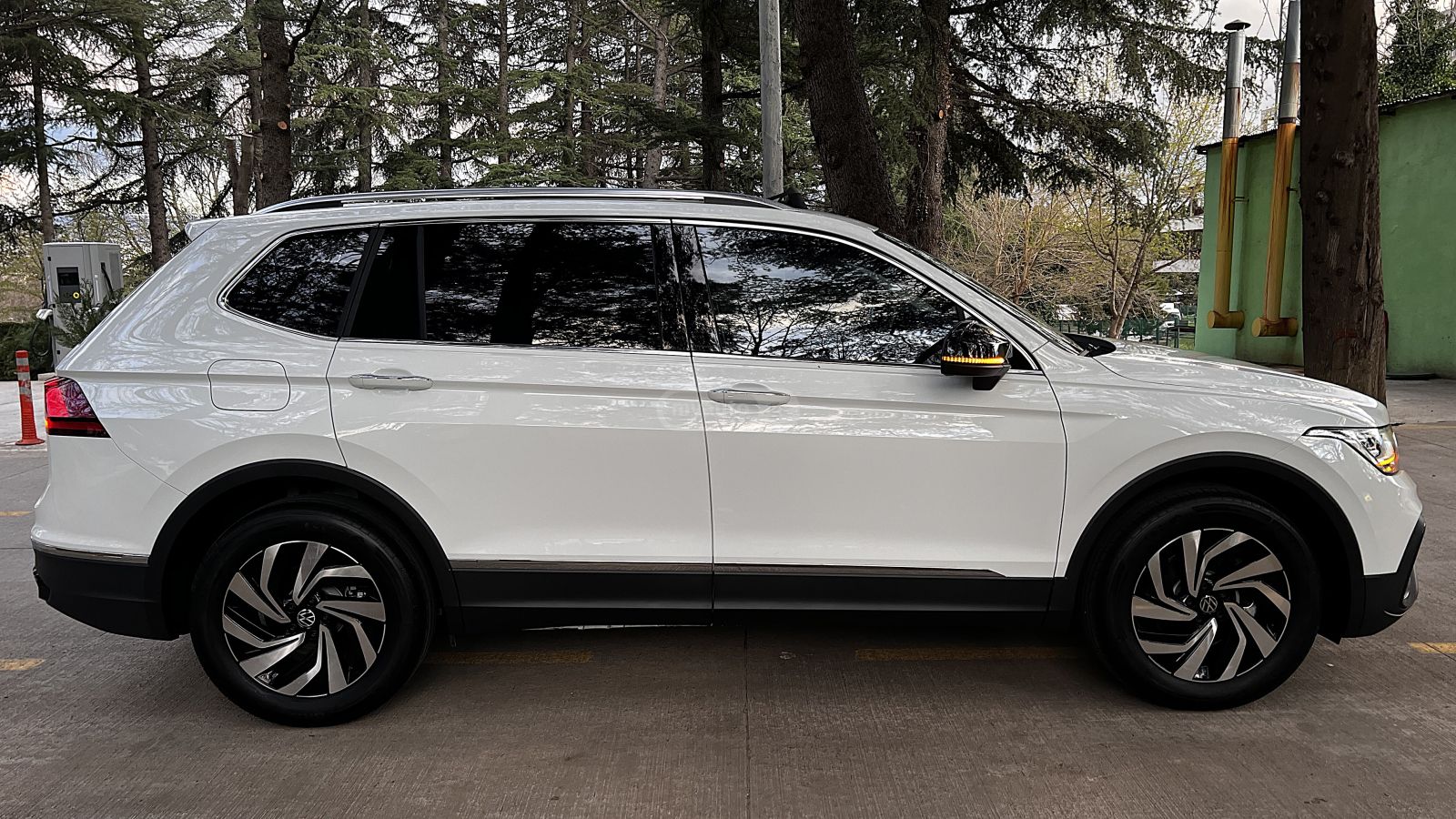 Volkswagen Tiguan - фото 7