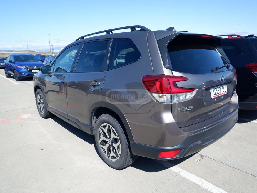 Subaru Premium 4dr All-Wheel Drive CV — миниатюра 5