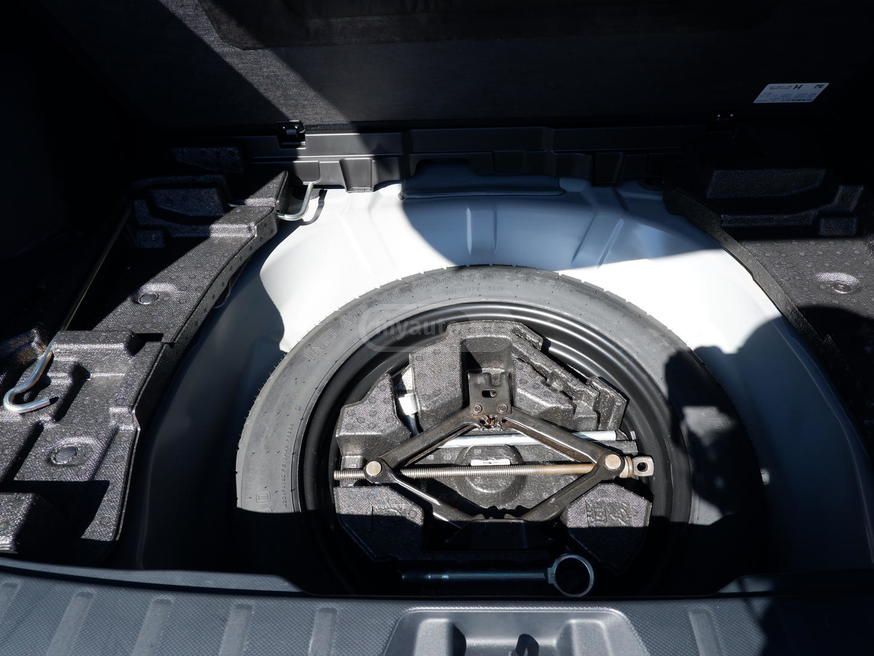 Subaru Premium 4dr All-Wheel Drive CV — миниатюра 8