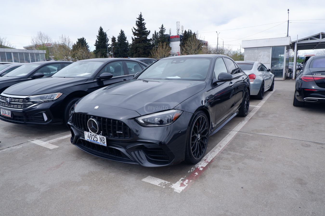 Mercedes-Benz C 63 AMG - фото 1