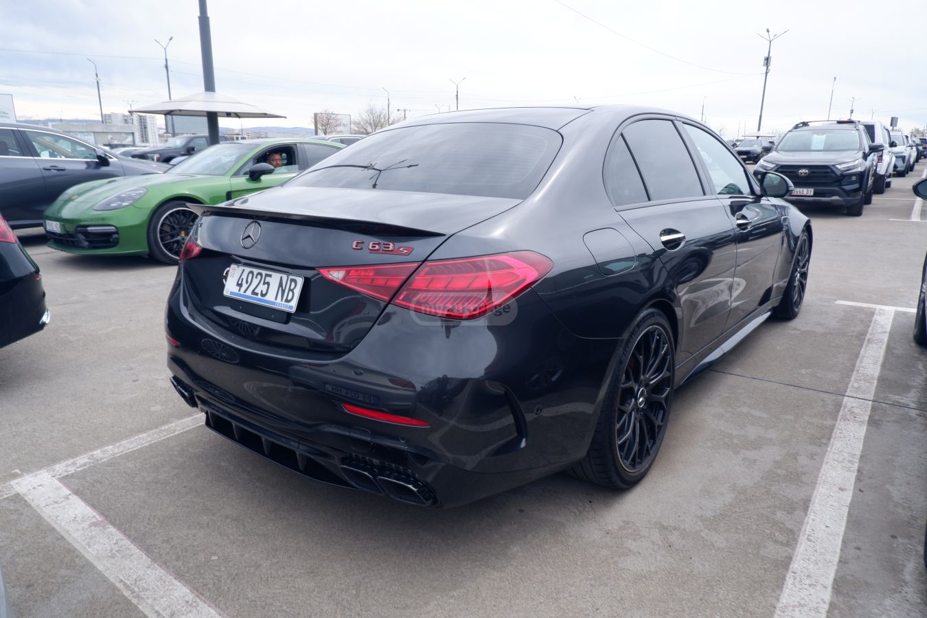 Mercedes-Benz C 63 AMG - фото 4