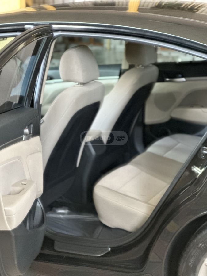 Hyundai Elantra - фото 14