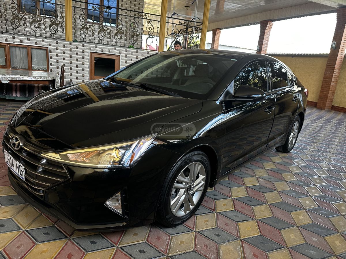 Hyundai Elantra - фото 2