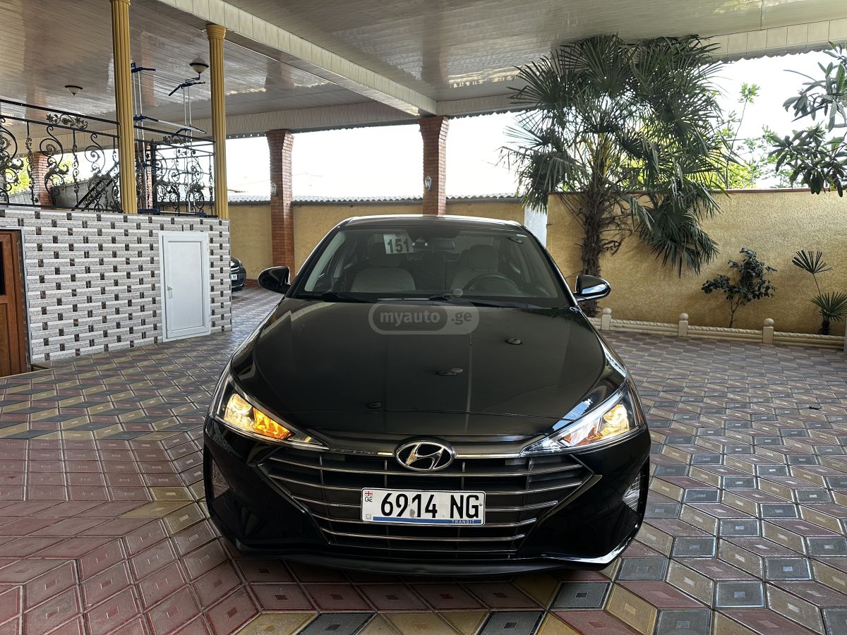 Hyundai Elantra - фото 3