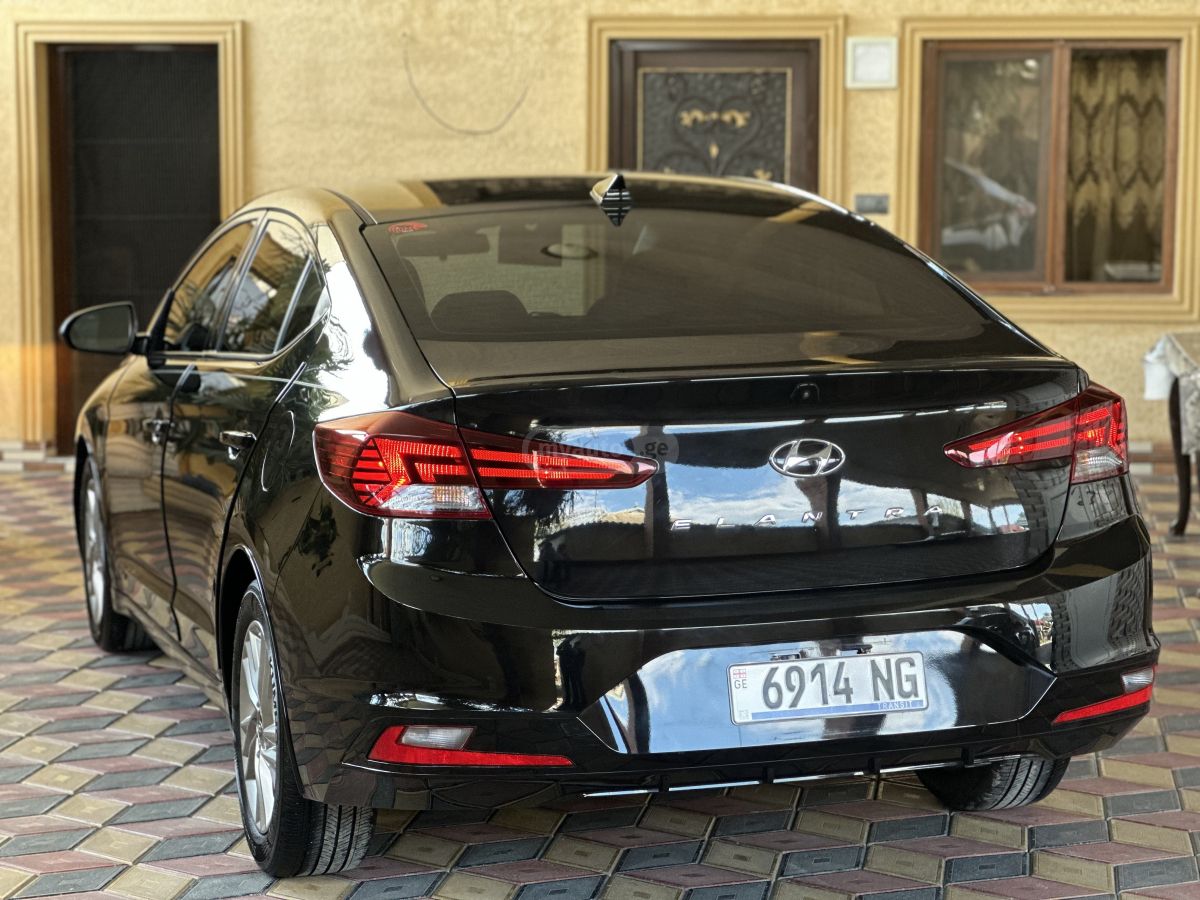 Hyundai Elantra - фото 6