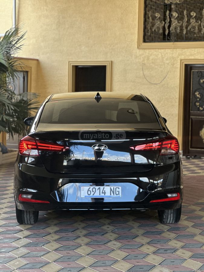 Hyundai Elantra - фото 8