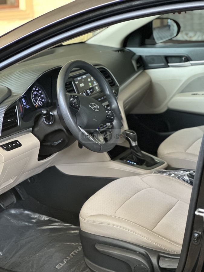 Hyundai Elantra - фото 9
