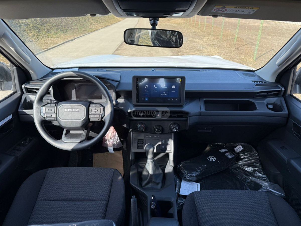 Toyota Hilux 2026 — миниатюра 10
